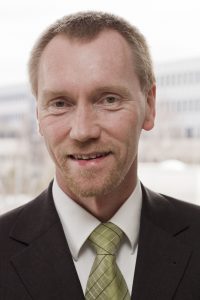 Artificial Intelligence and IT Security: 3 Questions for Oliver Dehning